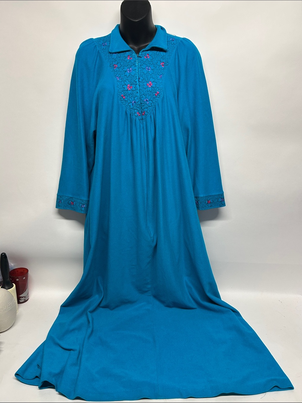 Turquoise Blue Embroidered Long Women's vintage Haus coat robe Vanity Fair large